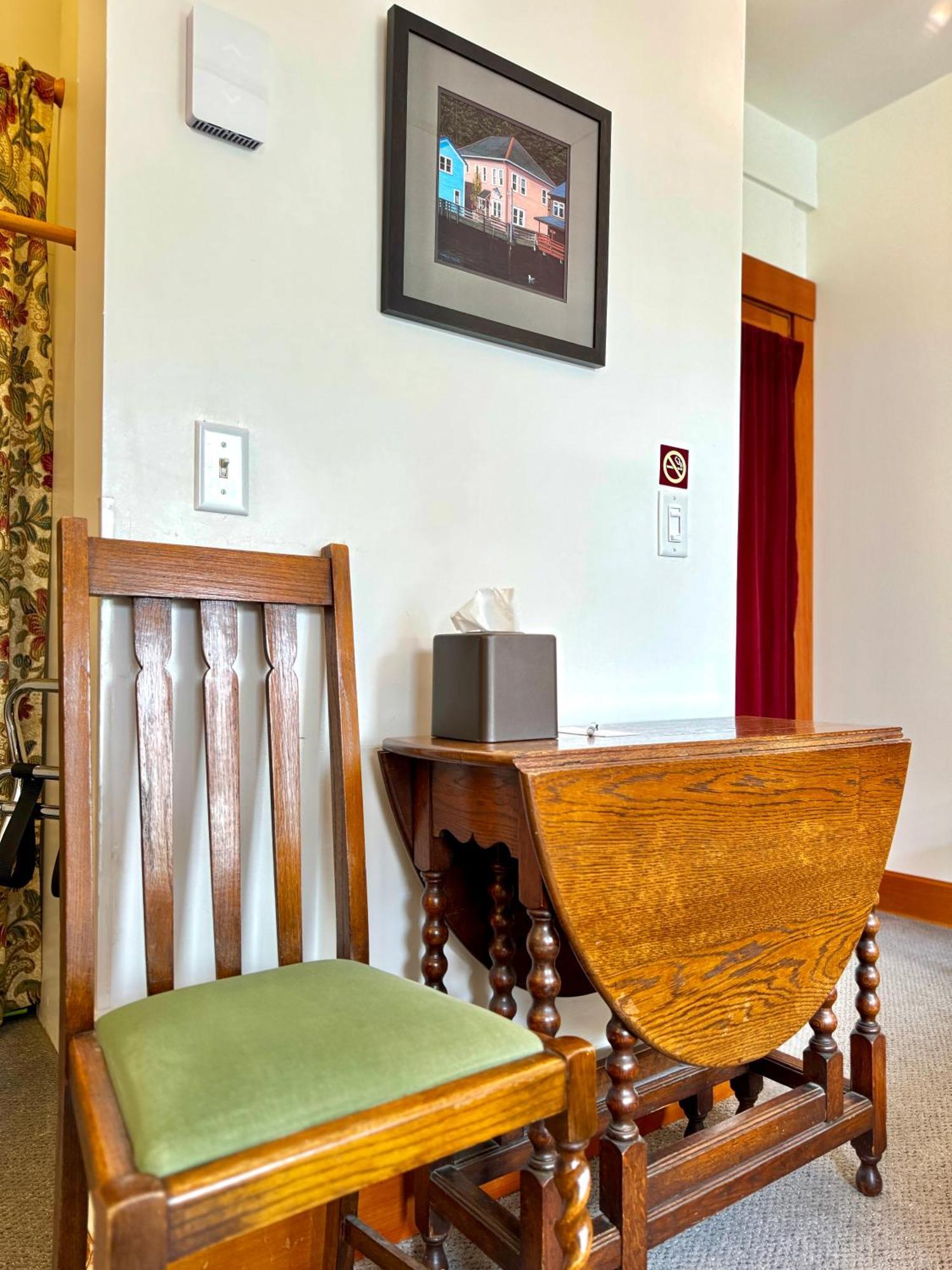 Inn At Creek Street Кетчикан Экстерьер фото